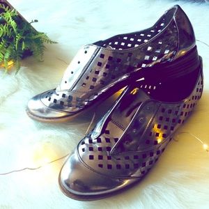 Sam & Libby Silver Metallic Cutout Brogues